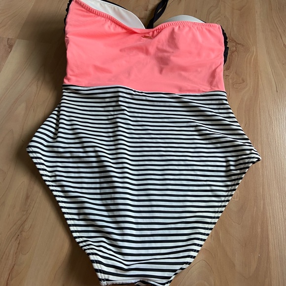Victoria’s Secret Color Block Bandeau One Piece - Picture 2 of 10
